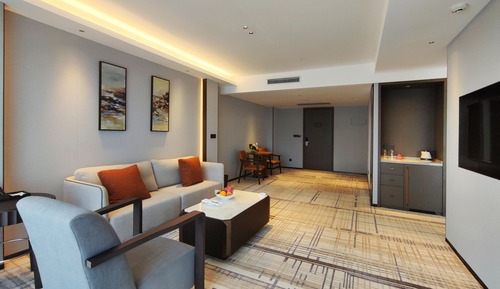 Swiss Select Room, 1 King Size Bed, Oversized Living Space