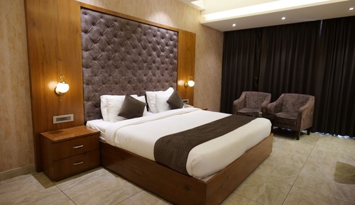 Deluxe-Zimmer, 1 King-Bett, Balkon, Poolblick