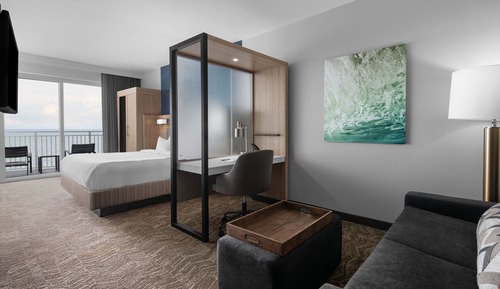 Suite, 1 King-Bett und Schlafsofa, Balkon, Meerseite (Hearing Accessible)