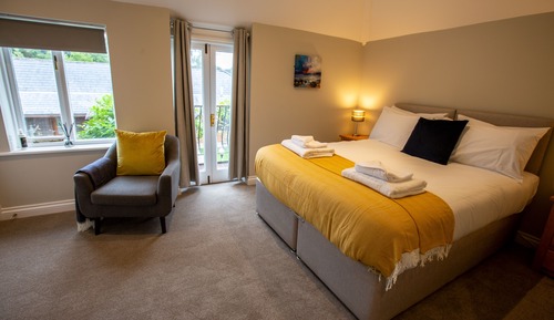 Standard-Doppel- oder -Zweibettzimmer