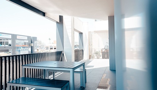 Premium-Apartment (Executive Retreat with Water Views)