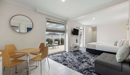 Superior-Zimmer, Mehrere Betten, Kochnische, zum Innenhof hin