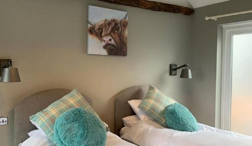 Standard-Doppel- oder -Zweibettzimmer, mit Bad (Small Double)