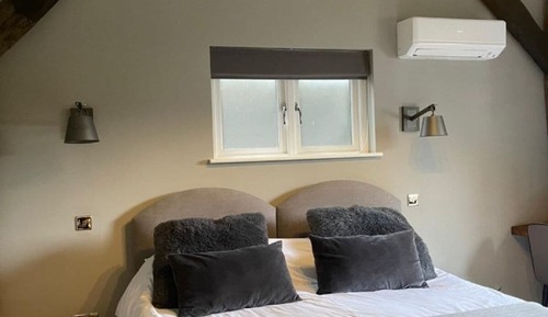 Deluxe-Doppel- oder -Zweibettzimmer, mit Bad (Double)