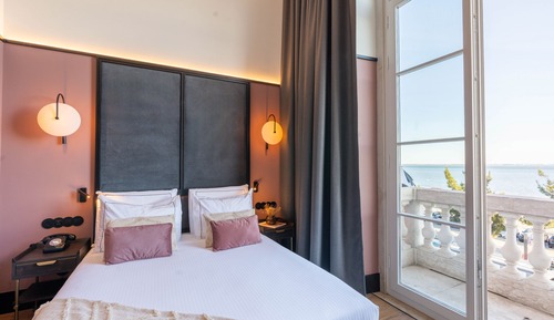 Doppelzimmer, Balkon, Flussblick