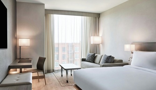 Zimmer, 1 King-Bett und Schlafsofa