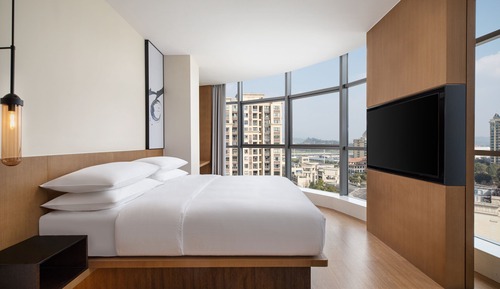 Zimmer, 1 King-Bett, Stadtblick