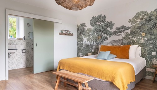 Superior-Doppelzimmer, Blick auf den Innenhof (La Louise)