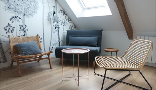 Dreibettzimmer, Blick auf den Innenhof (Canopée-sous les combles)