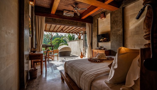 Royal-Zimmer, eigener Pool, Talblick