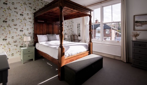 (11) Four Poster Room