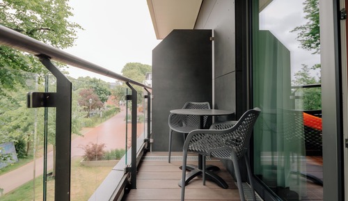 Premium-Doppelzimmer mit Balkon und Flussblick