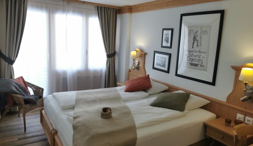 Standard-Doppel- oder -Zweibettzimmer