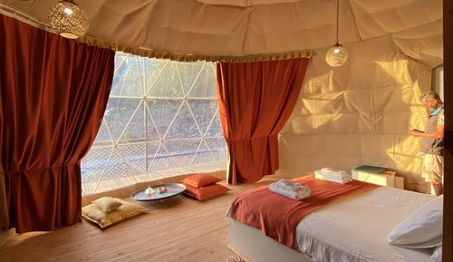 Honeymoon-Doppel- oder -Zweibettzimmer