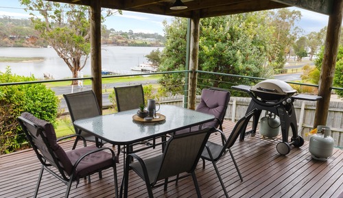 Familien-Ferienhütte, 3 Schlafzimmer, Terrasse, eingeschränkter Seeblick