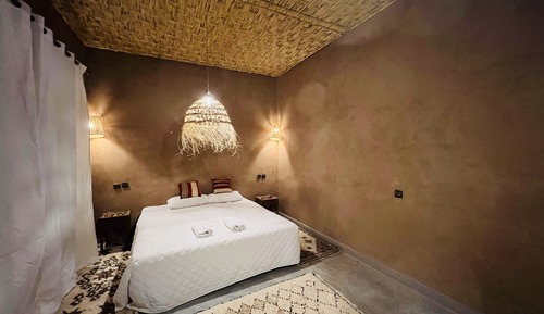 Doppel- oder Zweibettzimmer