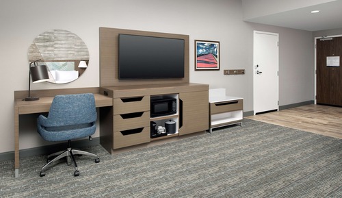 Zimmer, 2 Queen-Betten, barrierefrei, Badewanne