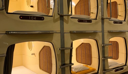 Zimmer, Nur Männer (Capsule Type)