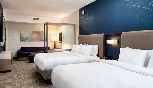 Suite, Mehrere Betten (Mobility Accessible, Roll-in Shower)