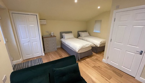 Familien-Doppel- oder -Zweibettzimmer