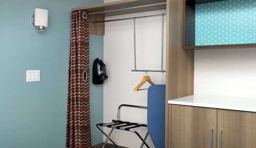 Suite, 1 King-Bett, barrierefrei (Mobility & Hearing, Roll-In Shower)