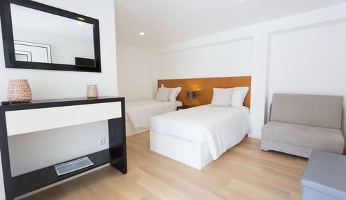 Economy-Doppel- oder -Zweibettzimmer, mit Bad, Erdgeschoss (5)