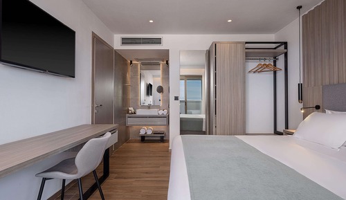 Executive-Suite, eigener Pool, Bergblick