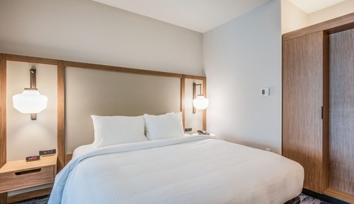 Zimmer, 1 King-Bett, Nichtraucher (Mobility/Hearing Access, Roll-In Shwr)