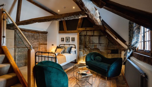 Deluxe-Studio (Nightingale)