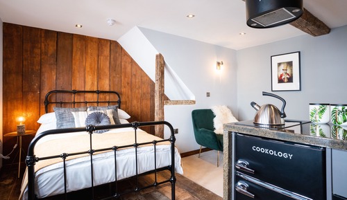 Superior-Studio (Curie)