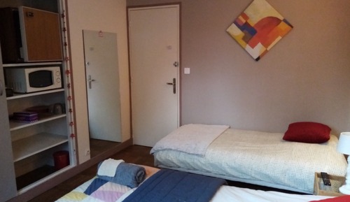 Dreibettzimmer, Gemeinschaftsbad