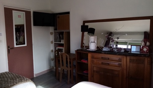 Classic-Dreibettzimmer, Gemeinschaftsbad