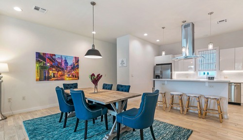 Superior-Stadtwohnung, 4 Schlafzimmer, Balkon