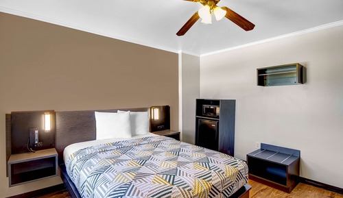 Deluxe-Zimmer, 1 Doppelbett, Nichtraucher, Kühlschrank und Mikrowelle