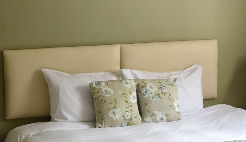 Doppel- oder Zweibettzimmer, mit Bad