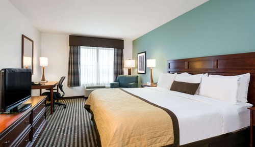 Deluxe-Zimmer, 1 King-Bett, barrierefrei, Nichtraucher (One-Bedroom)