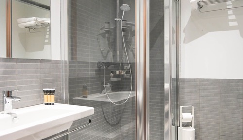 Dreibettzimmer