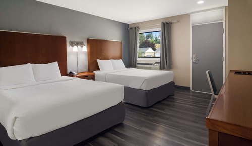 Zimmer, Nichtraucher (2 Queen Bed, 1 Twin, Family)