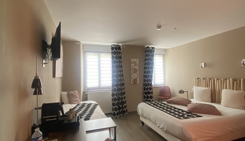 Dreibettzimmer