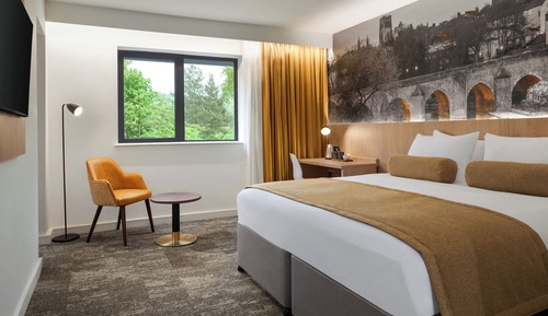Familienzimmer (Family King and Twin Room)