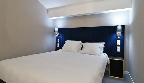 Familien-Studiosuite, 1 Queen-Bett und Schlafsofa, Balkon, Zwischengeschoss