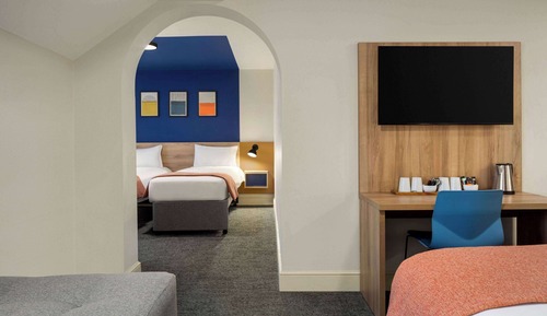 Zimmer (Family King and Twin)