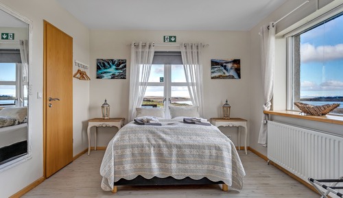 Vierbettzimmer, eigenes Bad (for 4 people)