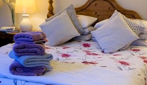 Luxury-Ferienhaus, mit Bad (Thyme Cottage)