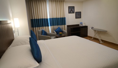 Suite, 1 King-Bett, Stadtblick (Four Points Suite)