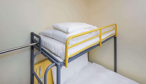 Standardzimmer, Mehrere Betten, Nichtraucher (1 Double Bed + 1 Loft Bed)