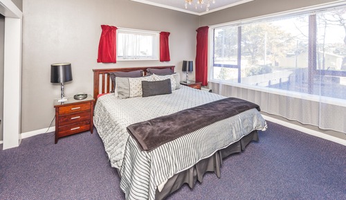 Basic-Studio, 1 King-Bett