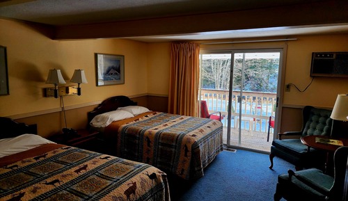 Standard-Doppelzimmer, 2 Doppelbetten, mit Bad, Flussblick (Deluxe Room 2 Double)