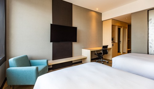 Zimmer, 2 Doppelbetten, barrierefrei (Roll-In Shower)