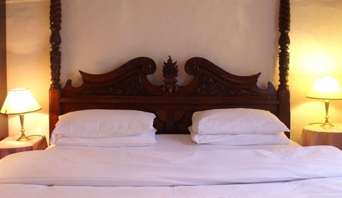 Doppelzimmer, mit Bad (or Single Ensuite )